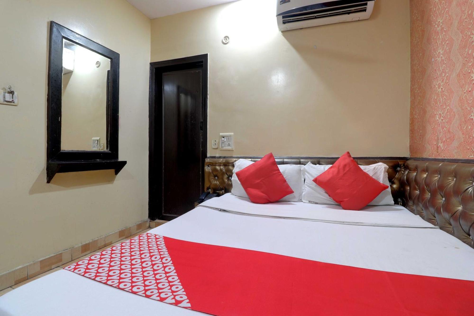 Oyo Flagship 81569 The Red Rose Inn New Delhi Buitenkant foto
